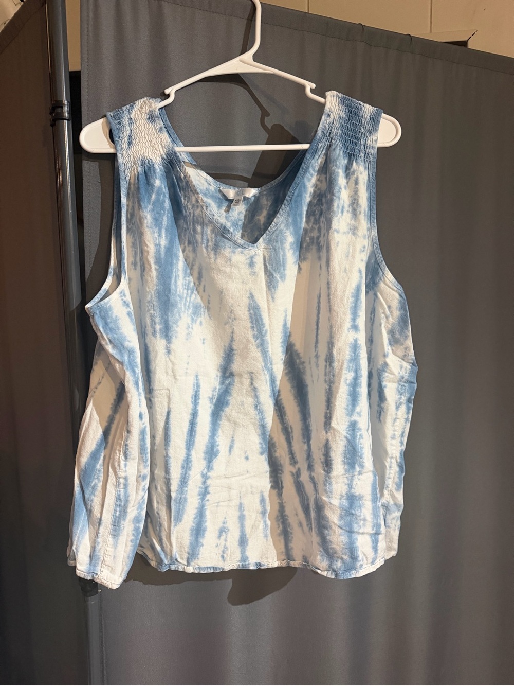 Time and Tru Sleeveless Blue Tie-Dye V-Neck Tank Top - Size XXXL (22)